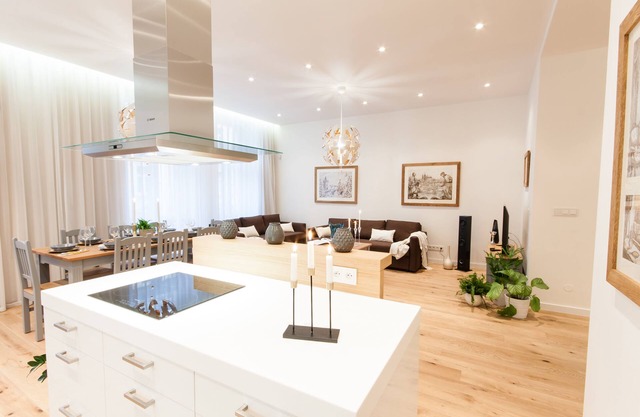 Glamour Excellent B 5 dormitorios, 5 baños, apartamento con balcón (casco antiguo de Praga)