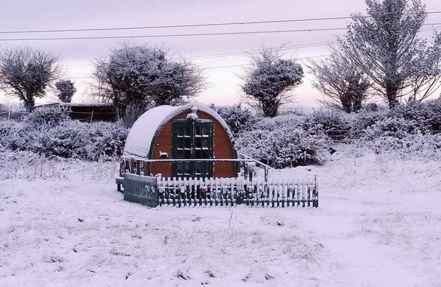 Glamping Pod in St Austell, Sleeps 2 with Spa