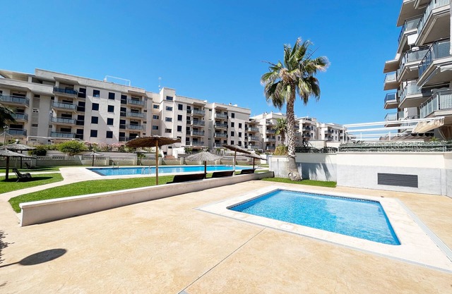Global Properties: Apartamento con gran terraza en Canet