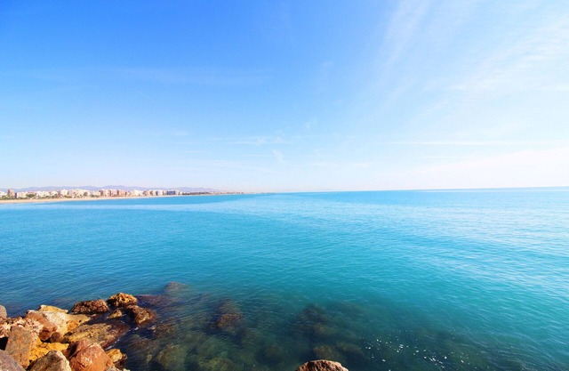 Global Properties: Apartamento frente a la Nau II en Puerto de Sagunto