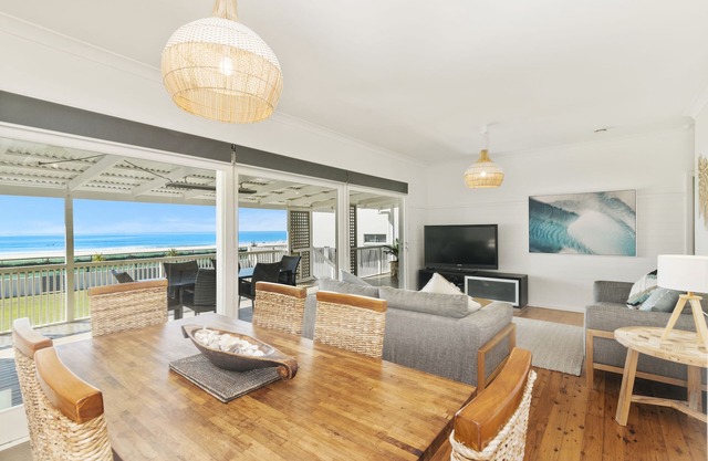 Costa de Oro Beach Front House
