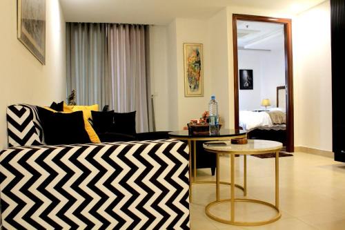 Gold Crest Appartments with Prime Location