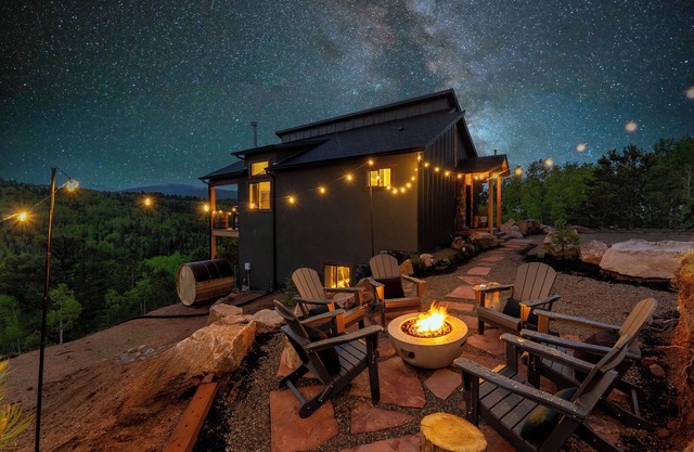Golden Heights - Sauna + 180 Degree Views + Hot Tub