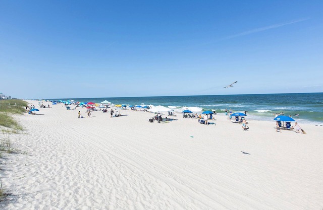 Golden Sands Oceanfront Hotel
