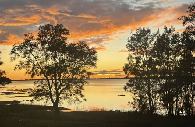 Golden Sunrise Lake View In Private Two Bedroom Apartment