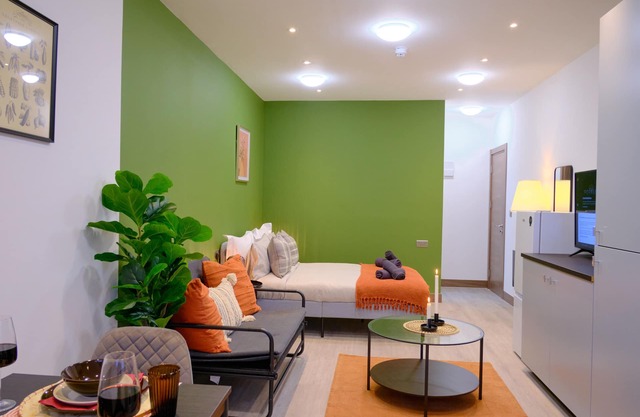 GoldersGreen Apartments by Sleepy - Unit 9