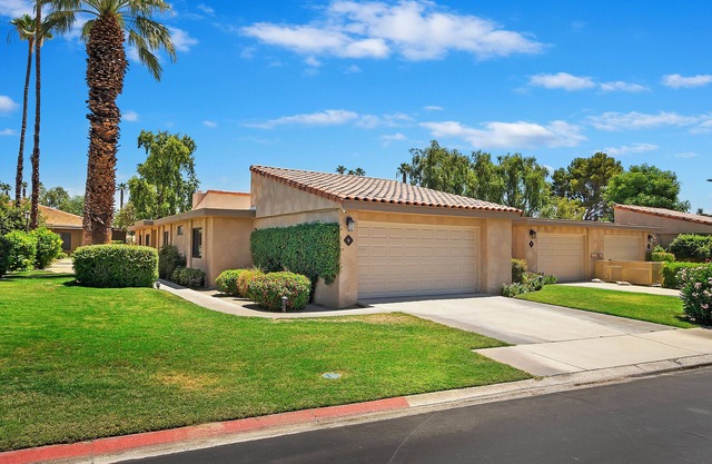 Golf Course Condo w/ Water & Mountain Views Nov/Dec 2025 & Jan 2026 available!