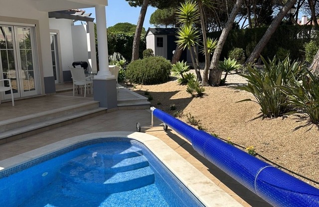 Villa con piscina climatizada privada y bañera de hidromasaje