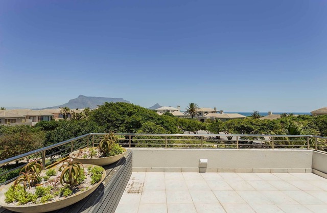 Paraíso para golfistas y windsurfistas en una finca segura de golf. Uno de los suburbios más seguros.