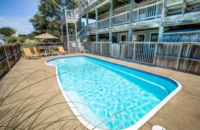 Buen dia sol | 1589 pies de la playa | Piscina privada, jacuzzi