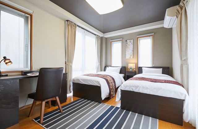 * Una habitación de estilo japonés con un ambiente agradable * Una buena ubicación en una zona comercial animada * Excelente acceso a atracciones turísticas * Conveniencia con tiendas y supermercados cercanos * Hay restaurantes cerca