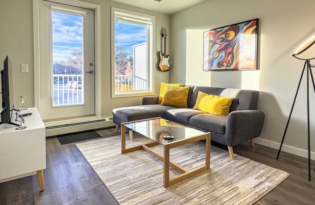 Good vibes in Calgary! 1Bdrm 1Bth | Free parking