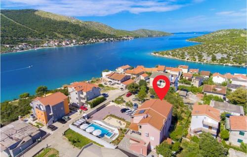 Gorgeous Apartment In Grebastica