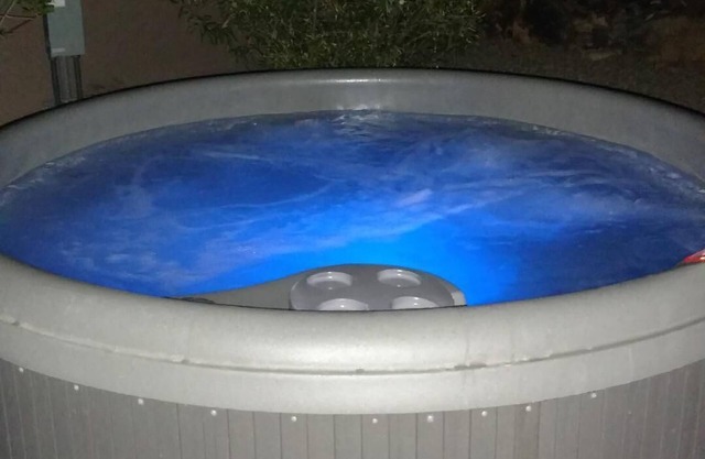 Jacuzzi privado en McDowell Mntn Ranch; Camina por senderos desde la puerta principal!