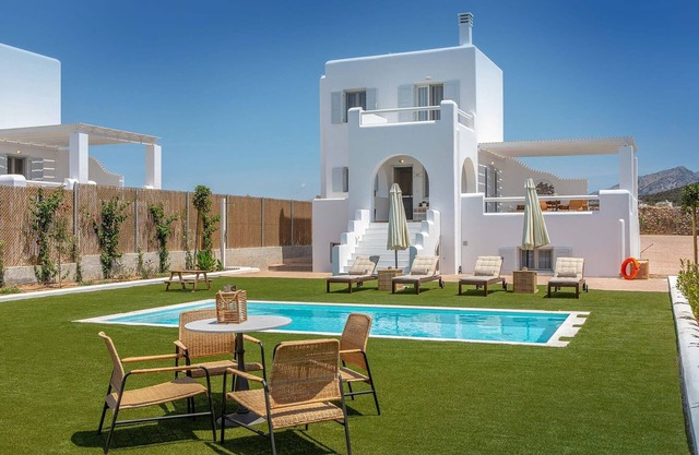 Gorgeous Naxos Villa | 4 Bedrooms | Villa Ryoga | Spacious Outdoor Area with Private Pool | Pyrgaki