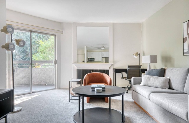 Gorgeous Pasadena 1BR w/ Gym & Pool, nr Colorado Ave, by Blueground