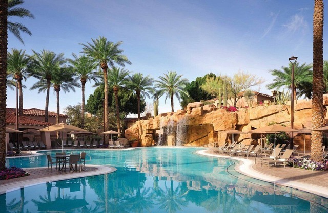 Gorgeous Resort - Only a 10 Minute Walk to TPC Scottsdale Golf Course!!!