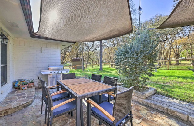 Gorgeous San Marco Home w/ Patio & Grill!