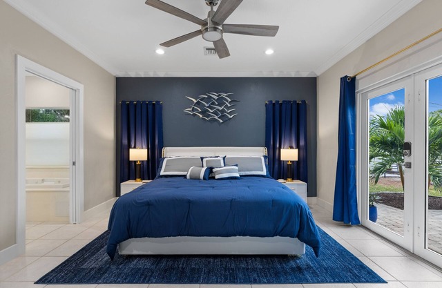 Gorgeous suite with private pool access and minutes to Wilton Drive!!