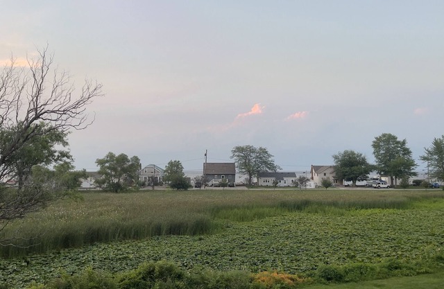 Gorgeous view of Lake Erie right at your Doorstep!