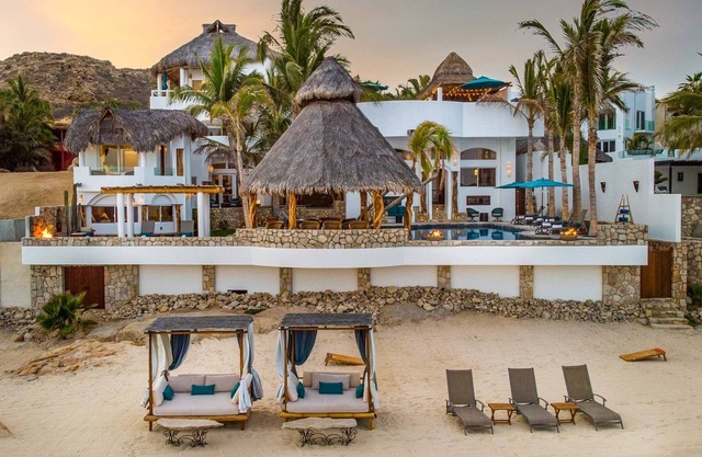 Gracious 7 BR Villa La Salinas w/ Ocean views, Private Pool, Wet Bar, Swimmable Beach + More