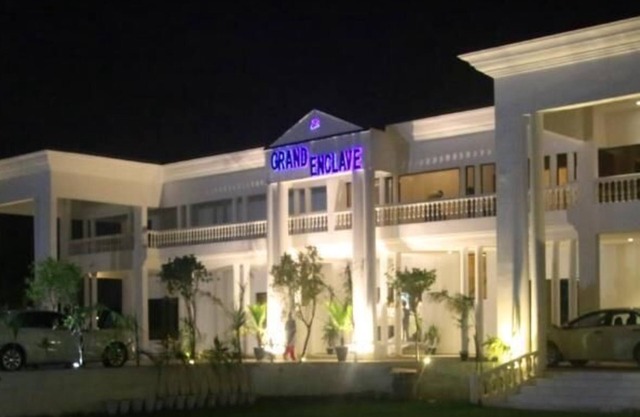 Grand Enclave