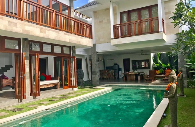 Grandes proporciones, impresionante villa nueva a poca distancia de lo mejor de Bali
