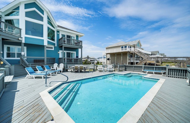 Grand Seaside Escape w/ Direct Beach Access!