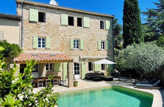 Grande Maison de Village Avec Piscine