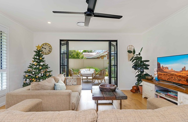 Grasmere - NEW luxury Byron home-walk to beach & river.
