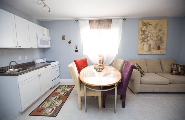 GRAN 1 BDRM A TRAVÉS DE LA PRIMAVERA MINERAL CÁLIDA