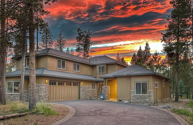 Grand, Spacious, 5 On Suites, Chef's Kitchen, Bikes, Hot Tub, NO Resort Fees
