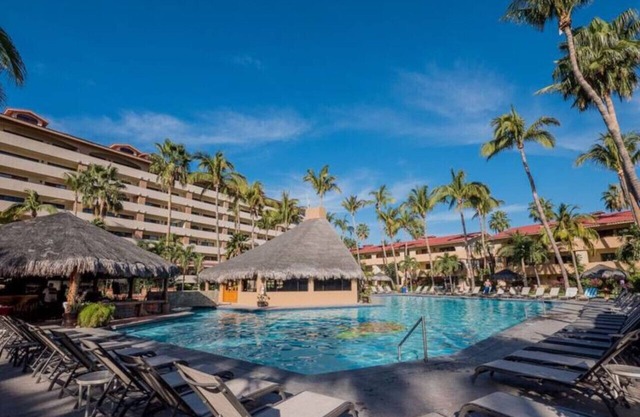 Casa Tequila Marina Sol! ¡Recientemente renovado! La piscina climatizada más grande de Cabo! Pasos para el centro de Cabo!