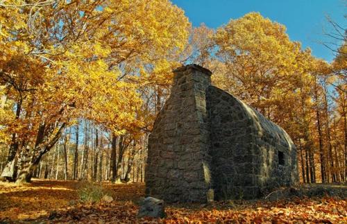 GREDOS RURALRUT muy cerca del famoso CASTAÑAR de El Tiemblo y Reserva Natural VALLE DE IRUELAS, alojamiento acogedor con cabina hidromasaje, chimenea eléctrica, calefacción, wifi, cocina