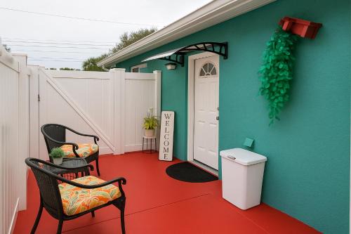 Green Castle Apartment in Tampa Near Airport and Busch Gardens