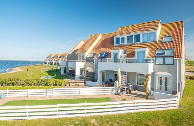 2 bedroom accommodation in Brouwershaven