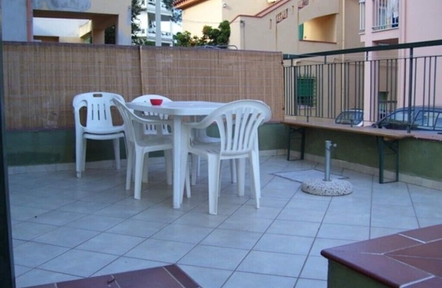APARTAMENTO EN PLANTA BAJA CON CALA GONONE VERANDA A 30 MT DEL MAR