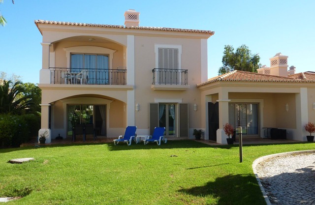 Apartamento Planta Baja con hermosos jardines situados en la famosa Gramacho Resort