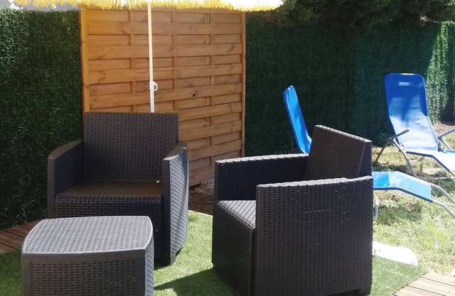 2 personas Planta baja - Terraza y Jardín - Jacuzzi exterior semi 15mn mar