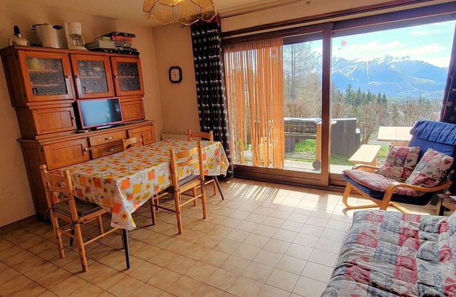Apartamento Planta Baja - Jardín, Terraza Soleada, Cerca Estación, 5 personas, Mascotas Permitidas