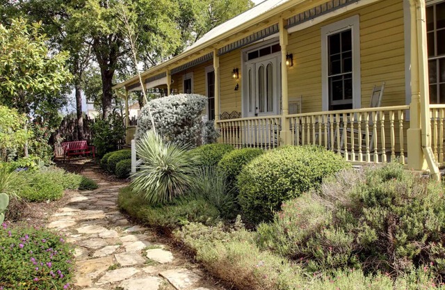 Gruene's Yellow Haus & Suite, capacidad para 1-14, a pie de Gruene Hall & River
