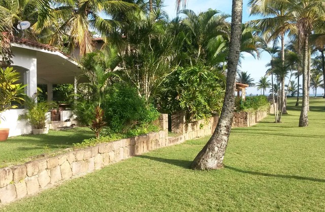 Guaecá playa, en el campo, casi de pie en la arena con vistas al mar
