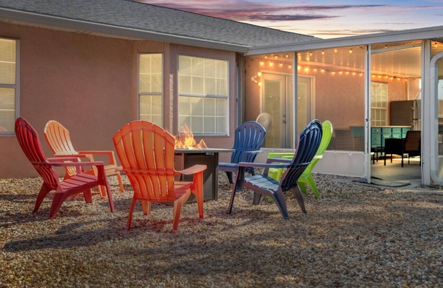 Ohana: Hot Tub in Oct, FrPit, BBQ, Walk 2 Bch, Dogs OK, FREE Activities, & More!