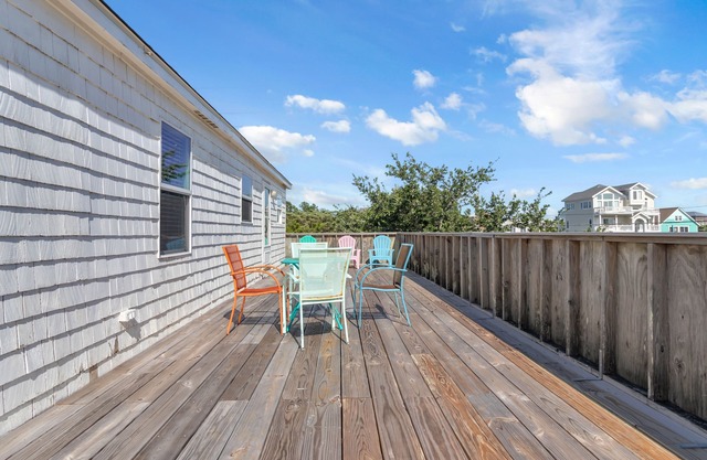 Guest Favorite- walk to the beach!