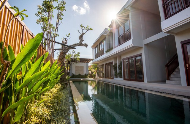 Suite de invitados en Bisma House, con piscina en Legian