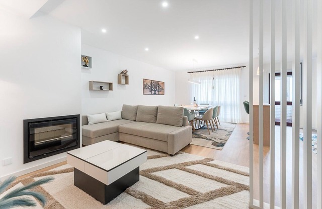 GuestReady - Rayas blancas cerca de la Casa da Música