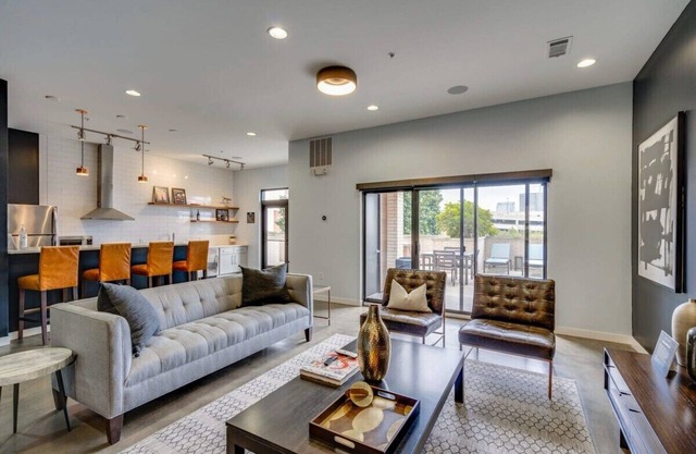 Stay Longer: Pet-Friendly Condo with Gym in Gulch