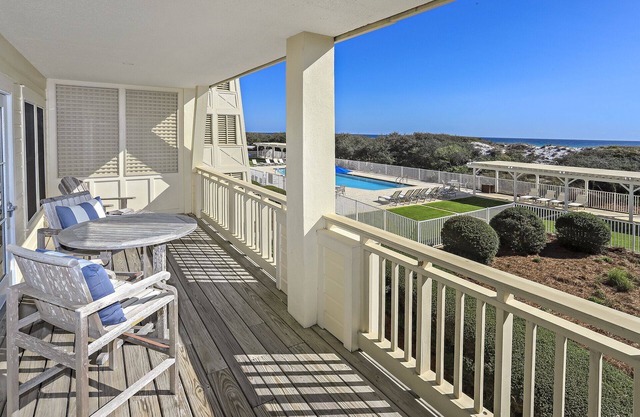 1848 Co Hwy 30A E, Unit 5 WaterColor junto a la playa por Royal Destinations