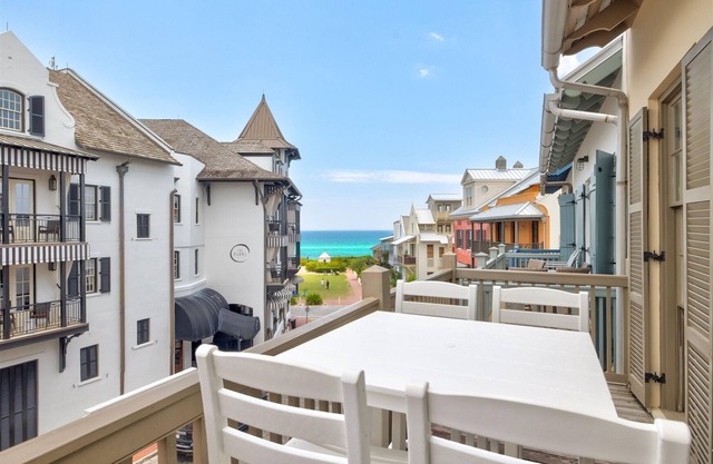 Vistas del Golfo - Penthouse Condo en Rosemary - 2 Bicicletas Incluidas - Decoradas profesionalmente - `Seas the Stars