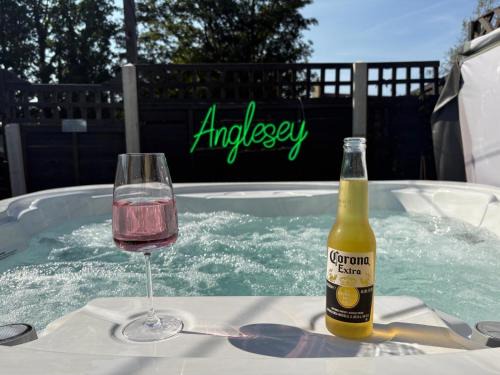 Gwens House - Traditional Cottage With Hot Tub